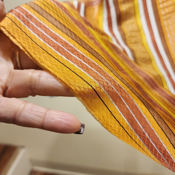 Oscar de la Renta 100% Silk Striped Neck Scarf 30" x 30" - Picture 6 of 12